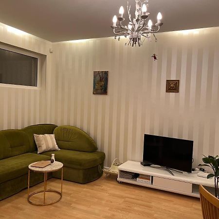 Provence Style Apartment In Old Town Klaipėda Esterno foto