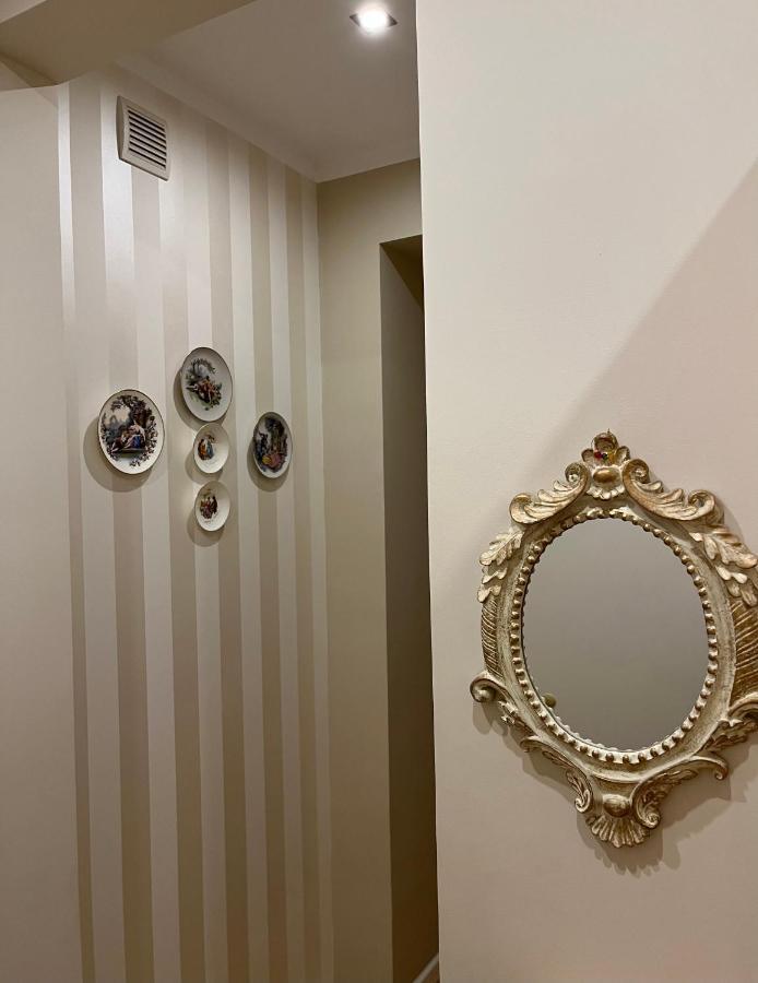 Provence Style Apartment In Old Town Klaipėda Esterno foto