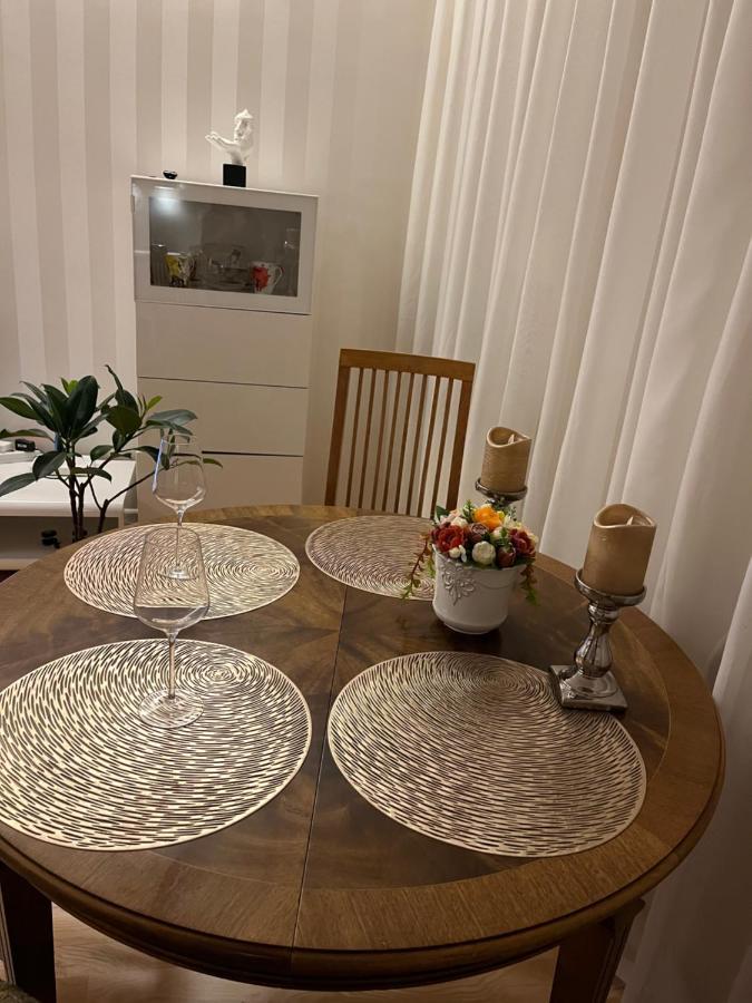Provence Style Apartment In Old Town Klaipėda Esterno foto